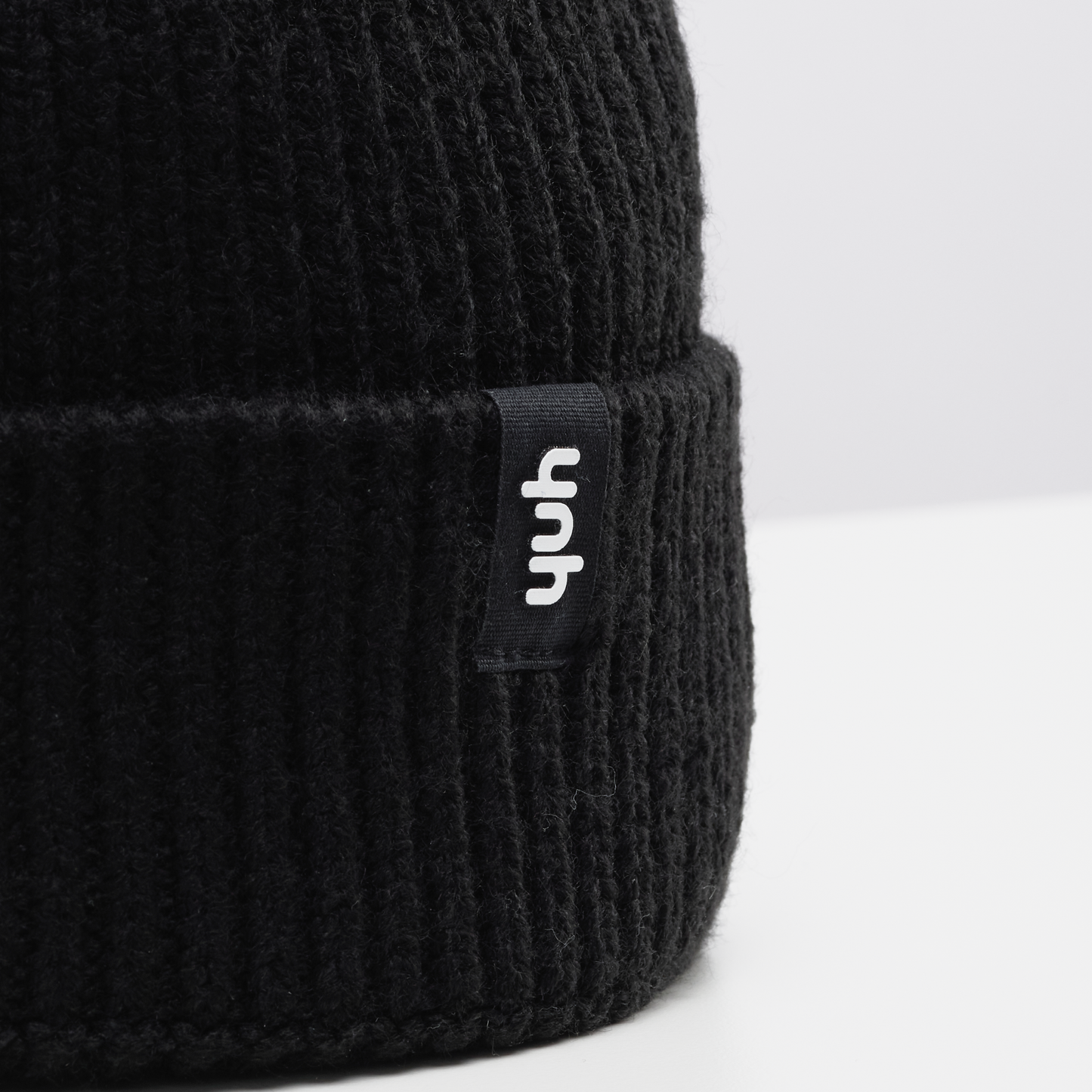 Beanie «Head-turner» - Schwarz / Lachsfarben